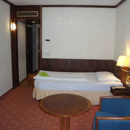 Living Weissensee Apartahotel 4*